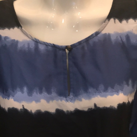 Blouse - Picture 2 of 6